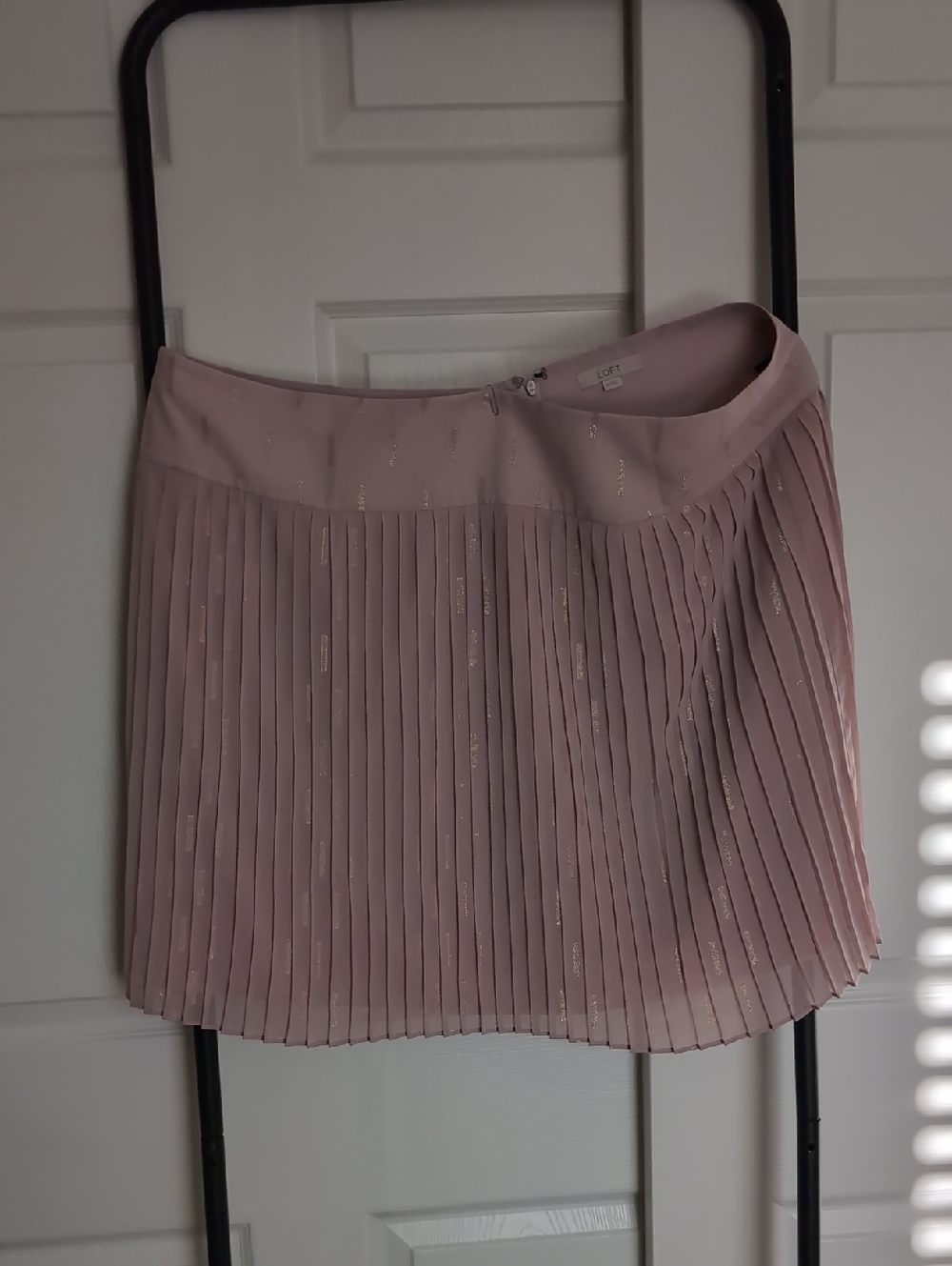 LOFT Dusty Pink Pleated Mini Skirt with Gold Thread